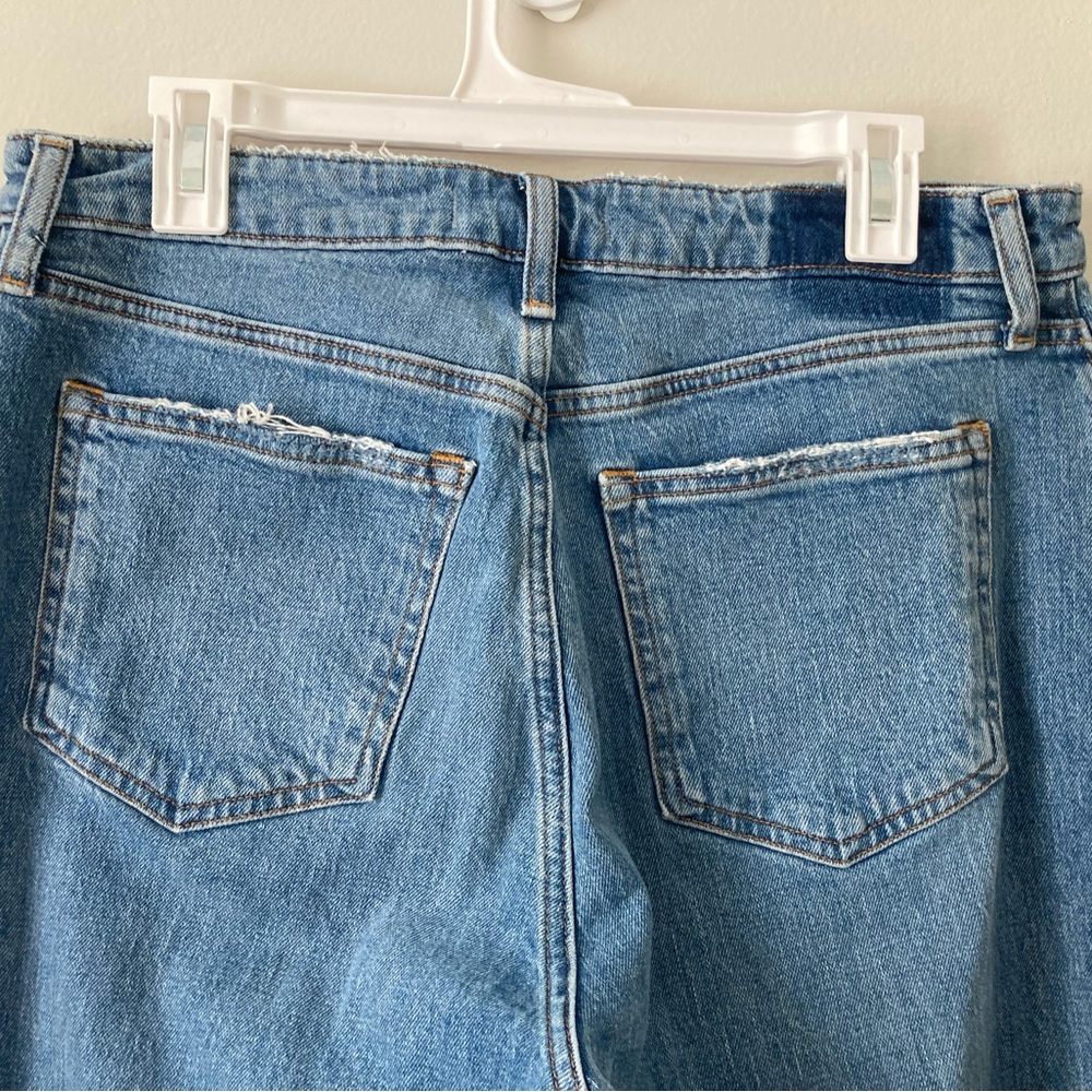 Abercrombie & Fitch Curve Love 90's Relaxed High Rise Jeans (31/12s) - Picture 6 of 7